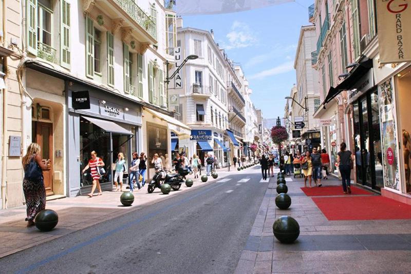 13 Avenue Windsor * Cannes